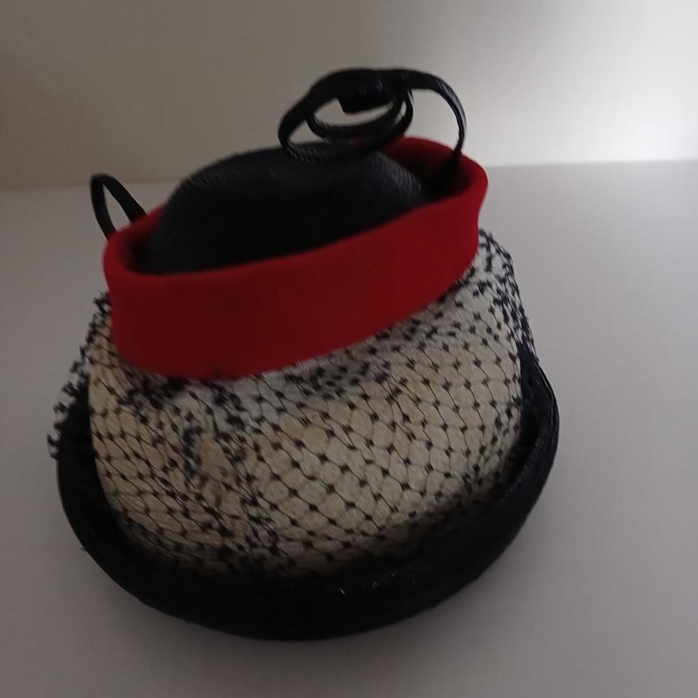 Vintage Women's M'sieu Leon Black and Red Straw Pillbox Hat